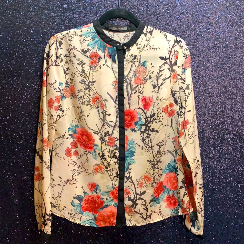 Floral Chinese collar buttoned sleeve